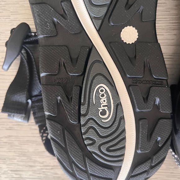 Chaco Women's Zvolv X2 Sandals Black & White J106664 Size 8 New - Picture 6 of 8